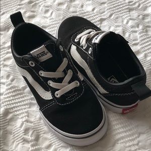 Toddler is old school vans